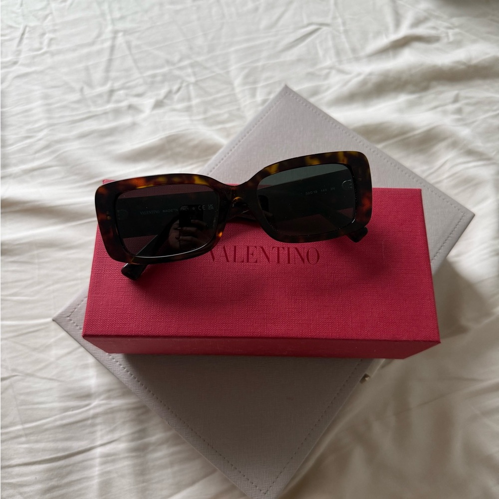 Valentino Tortoiseshell Rectangular Sunglasses with Dark Lenses